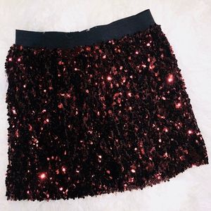 ROMEO & JULIET COUTURE SEQUIN MINI SKIRT (M)